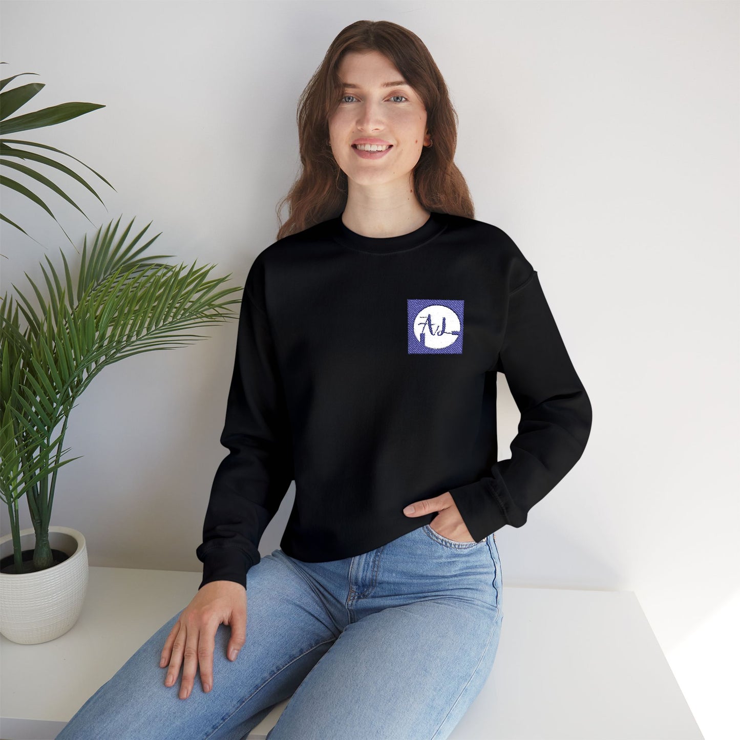 0. Women Sweatshirt Heavy Blend Crewneck