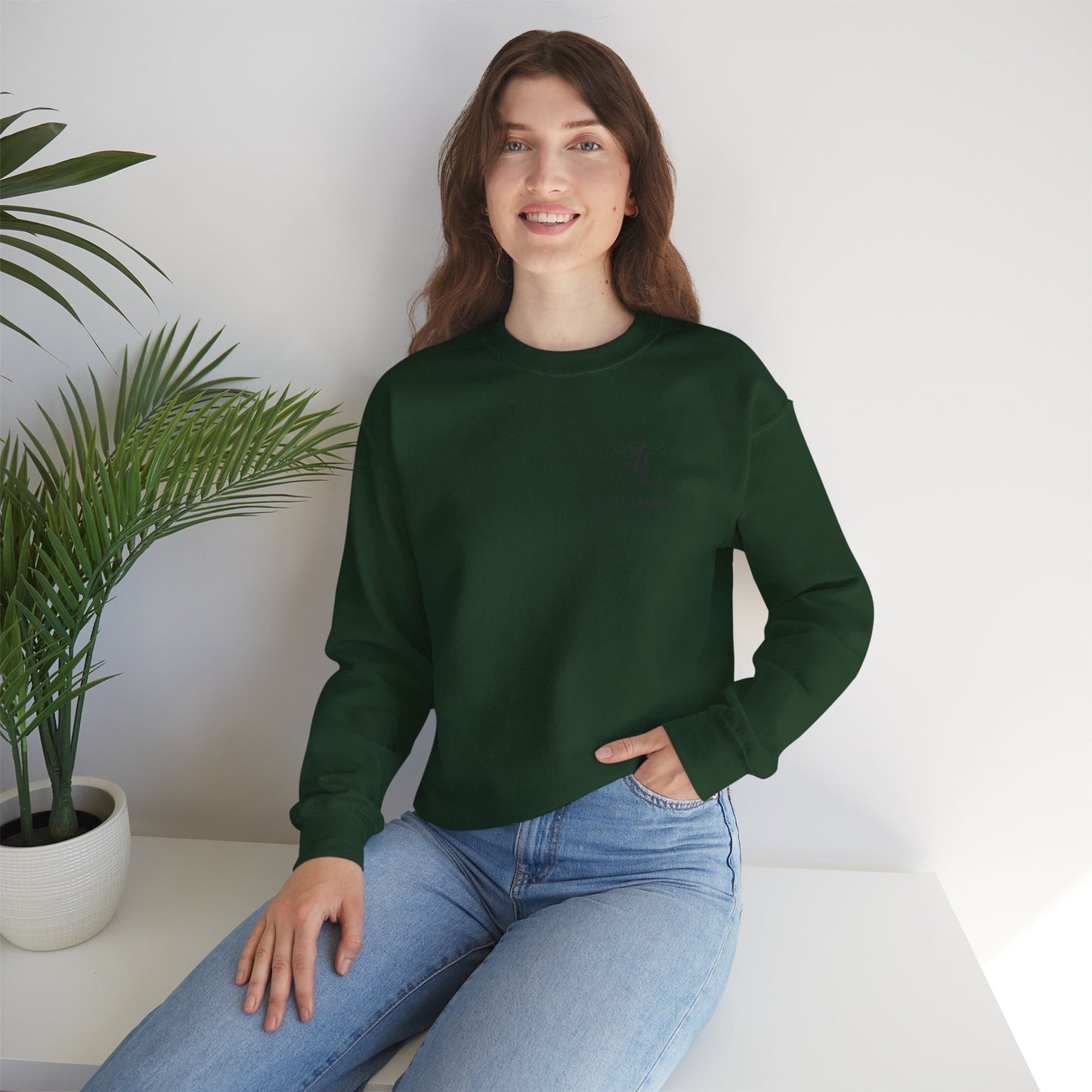 Minimalist Women's Sweatshirt - All-Day Comfort Style