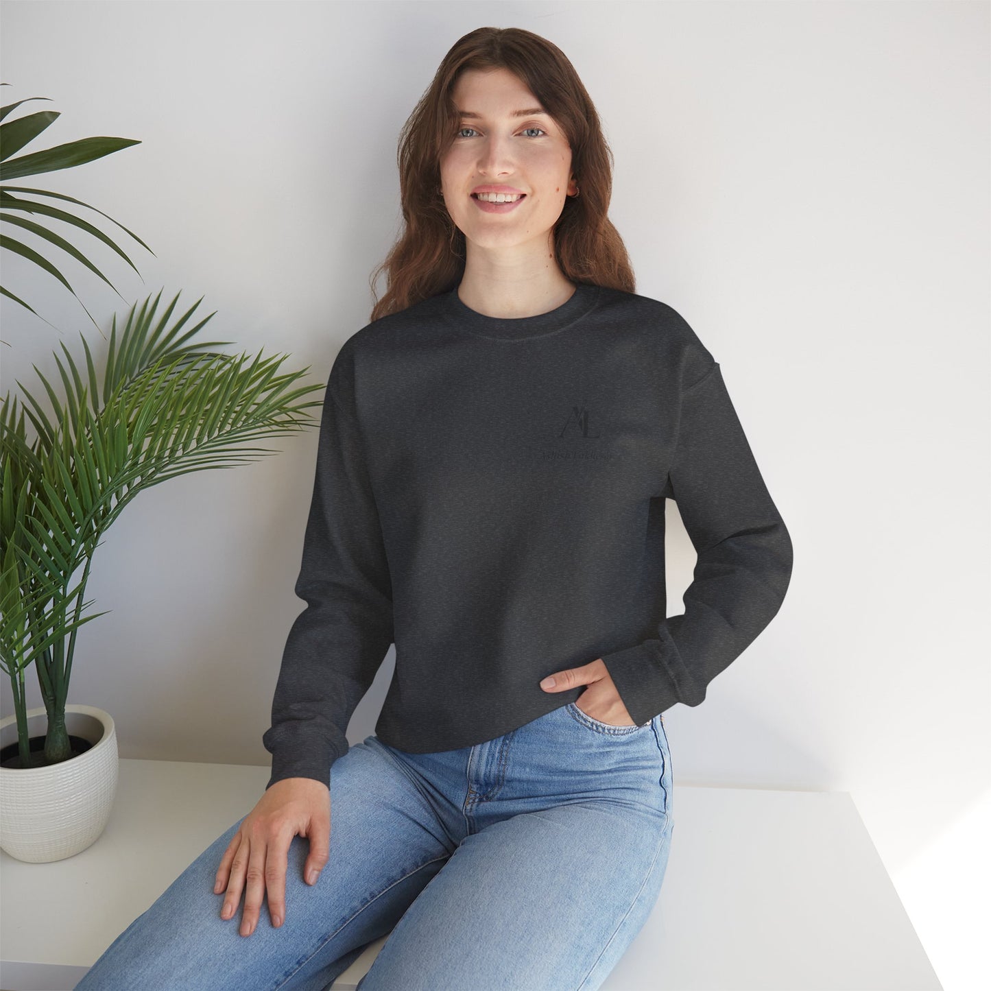 Minimalist Women's Sweatshirt - All-Day Comfort Style